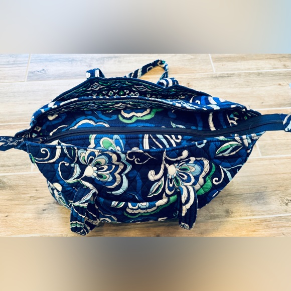 Vera Bradley Bag - Picture 5 of 6